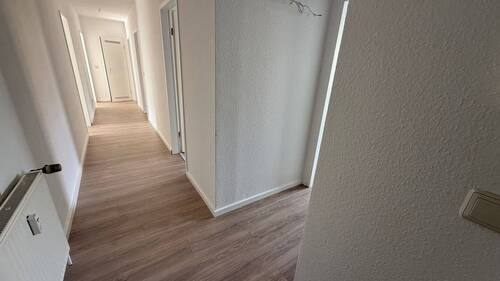 Flur - 4 Zimmer Etagenwohnung in Chemnitz