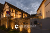 Hausansicht - Saniertes Einfamilienhaus mit Scheune, Wärmepumpe & Einbauküche in Hungen-Langd