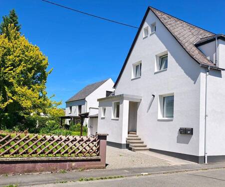 Bild 1 - Haus zum Verkauf in Beselich - Platz mit Potenzial