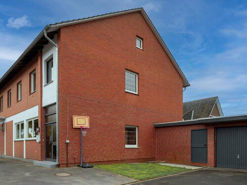 Rückansicht - Mehrfamilienhaus, Wohnhaus mit 313,00 m² in Harsewinkel zum Kaufen