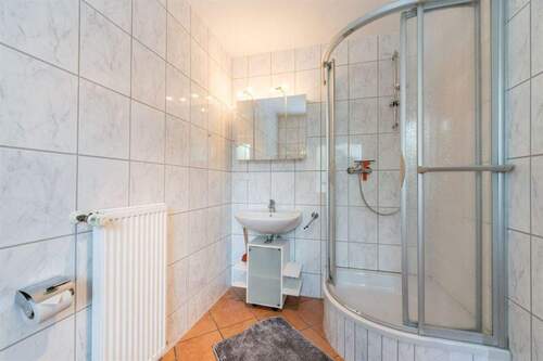 Badezimmer Erdgeschoss - 