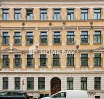 Altbauflair & Sonnenbalkon - Sehr gepflegte 2-Zimmer-Wohnung im sanierten Denkmal - Leipzig Anger-Crottendorf