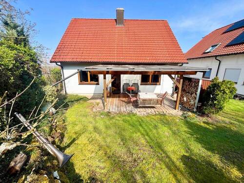 Außenansicht - Freistehendes Familienparadies mit Garten - modern, ruhig, großzügig.