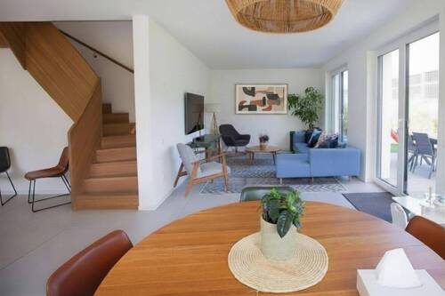 Wohnbereich - 5 Zimmer Einfamilienhaus zur Miete in Berlin