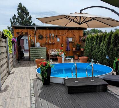 Pool und Carport - 7 Zimmer Reihenmittelhaus zum Kaufen in Rietschen