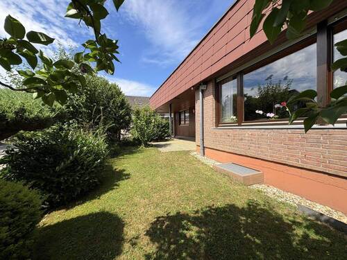 Terrasse mit Garten - Zuhause im gewachsenen Wohngebiet