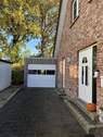 Auffahrt mit Garage - 