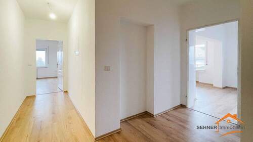 Diele - 3 Zimmer Etagenwohnung zum Kaufen in Sundern