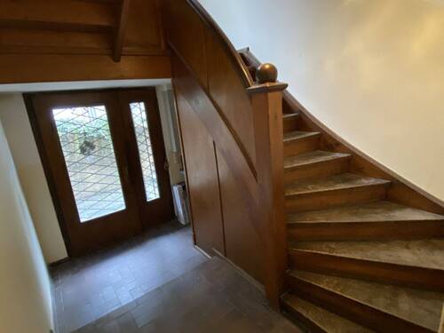 Eingangsbereich Treppe zum Obergeschoss - 
