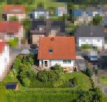 Platz für Familie & Wohnmobil: Einfamilienhaus mit Ausblick und allem Drum und Dran in Hausen-Wied! - Hausen Wied