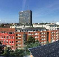 Dachgeschoss mit Privatfahrstuhl, EBK, Sauna und Pool mit Blick über Berlin in Bestlage