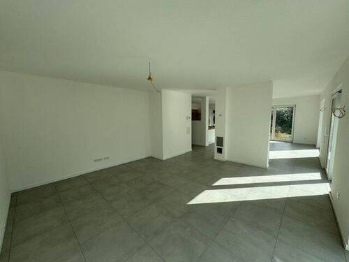 Blick vom Wohn- zum Esszimmer - 