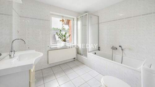 1. OG Badezimmer 1 - 