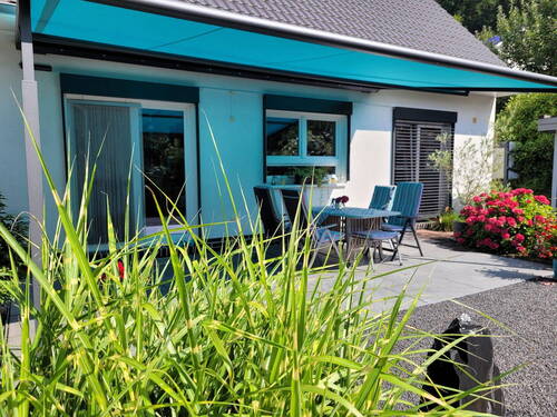 Bild 1 - Modernes, neuwertiges Einfamilienhaus mit gehobener Ausstattung