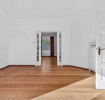 Wohnen im Grünen - großzügige 4-Zimmer-Wohnung mit Innenhof und Garten - Baden-Baden Innenstadt