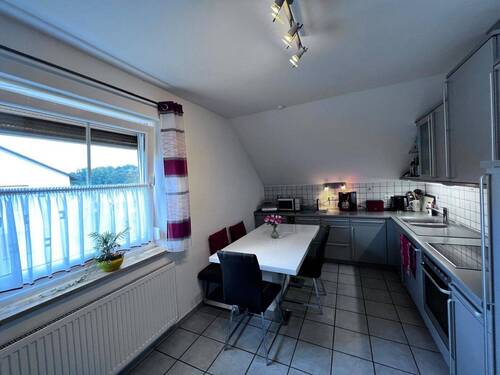 Küche DG - 2-Familien-Haus in wunderschöner und ruhiger Lage mit guter Infrastruktur !!!