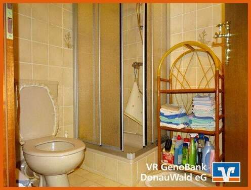 Bad mit Dusche und WC - 