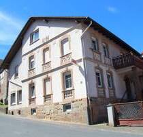 Eindrucksvolles Wohnhaus aus dem Jahr 1904 mit ehemaligem Spar-Laden, Scheune und Garage - Schlitz