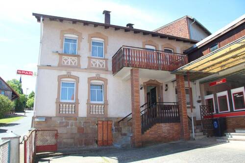 Bild 3 - 8 Zimmer Mehrfamilienhaus, Wohnhaus in Schlitz