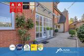 Hauseingang - Zweifamilienhaus mit viel Potenzial