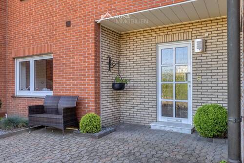 Haustür - 9 Zimmer Mehrfamilienhaus, Wohnhaus in Bocholt
