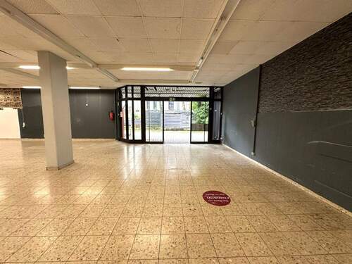 Eingangsbereich Verkaufsraum - 