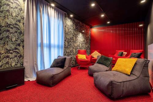Cinema Lounge - 