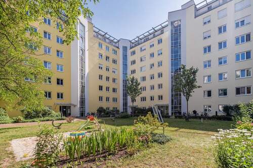 Innenhof mit Spielplatz - 