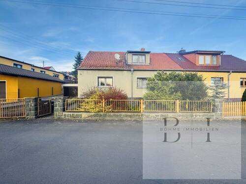 Außenansicht - 4 Zimmer Doppelhaushälfte zum Kaufen in Pößneck