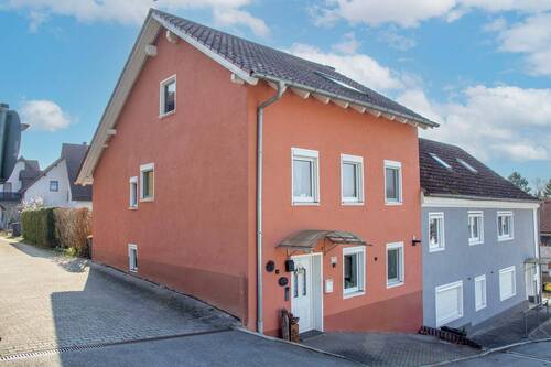 Titelbild - Viel Platz in Ihrer künftigen Doppelhaushälfte in der unteren Stadt von LandauIsar