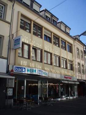 Objektansicht - +++Dachgeschosswohnung mit Balkon in der Fußgängerzone+++