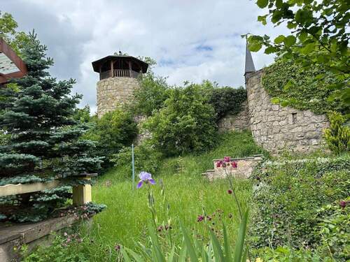 Garten + Blick auf Stadtmauer - 