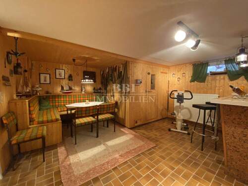 Keller mit Bar und Sauna - 