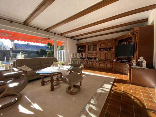 Großes Wohnzimmer - 4 Zimmer Reihenendhaus in Quickborn