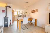 Essbereich mit Schwedenofen - 