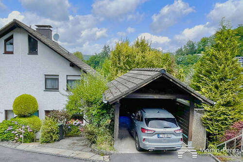 Gebäudeansicht - Wunderschöne Doppelhaushälfte mit herrlichem Blick ins grüne Volmetal - familienfreundliche Umgebung