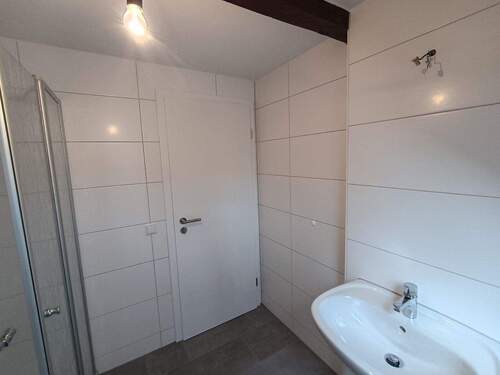 Bad (4) - Etagenwohnung mit 74,40 m&sup2; in Reichenbach im Vogtland zur Miete