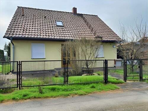 Haus straßenseitig - 4 Zimmer Einfamilienhaus zum Kaufen in Erkner