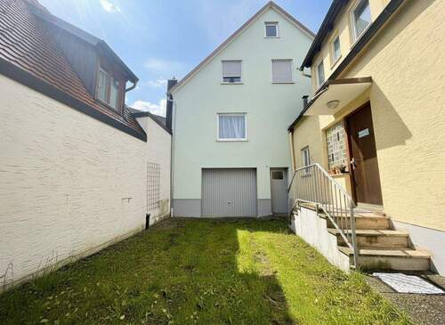 Außenansicht Nord-West - 5 Zimmer Doppelhaushälfte zum Kaufen in Nördlingen