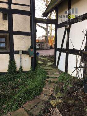 Zugang zum hinteren Gartenteil - 