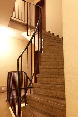 Treppenhaus - 3 Zimmer Etagenwohnung in Erlangen