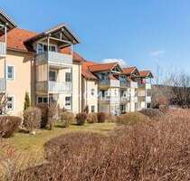 Ruhig gelegen und großzügig geschnitten - stilvolle 3-Zimmerwohnung mit Balkon und TG-Stellplatz - Grafenau Großarmschlag