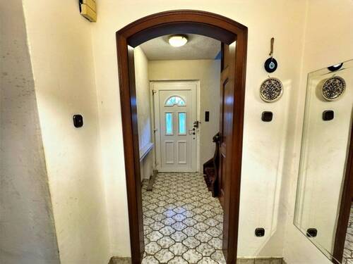 Flur - Doppelhaushälfte mit 131,00 m&sup2; in Hürth zum Kaufen