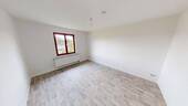 Wohnzimmer - Mit Blick ins Grüne gelegene 2-Raum-Wohnung und Tageslichtbad