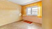 1. OG Schlafzimmer 1 - 