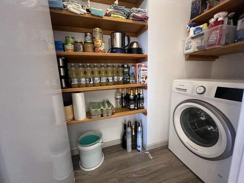 Abstellraum mit Waschmaschinenanschluss - 