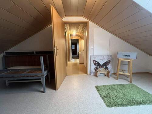 Dachboden-Zimmer 2 - 