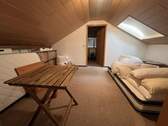 Dachboden-Zimmer 3 - 