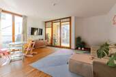 Lichtdurchfluteter Wohn-Essbereich - 3 Zimmer Etagenwohnung zum Kaufen in Frankfurt am Main