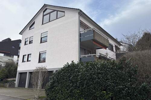 Außenansicht - 3-Zimmer-Wohnung mit Balkon und Garage, sofort frei!